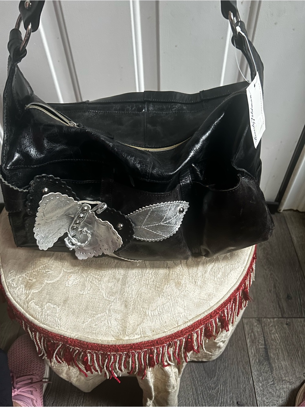 Vtg-Beverly Feldman Black Leather Women’s Shoulder Bag with Silver Leaf Accent - Picture 3 of 16